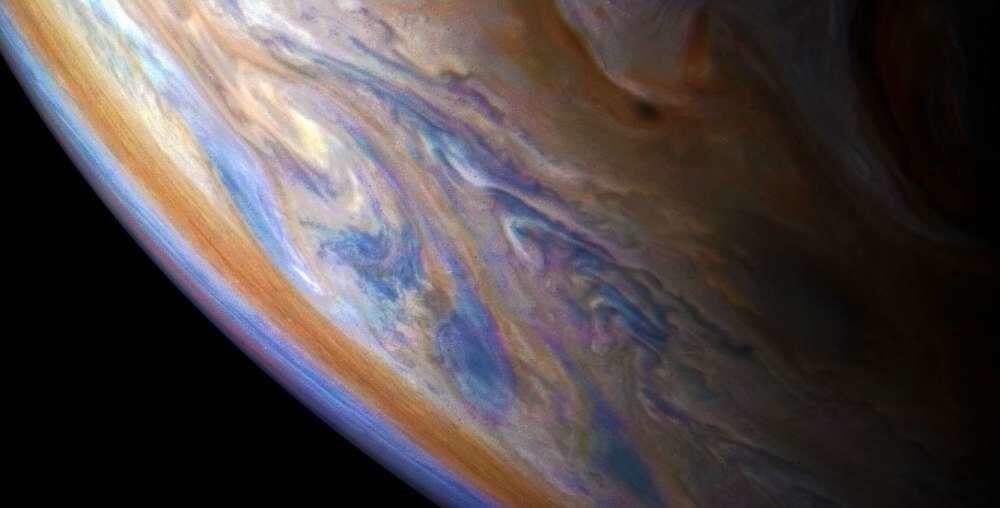 14 Foto Menakjubkan Jupiter dari Kapal Luar Angkasa Juno Milik NASA