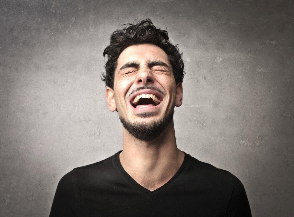 Kerap Punya Minat Konyol, 5 Zodiak Ini Berpotensi Jadi 'Cowok Dork'