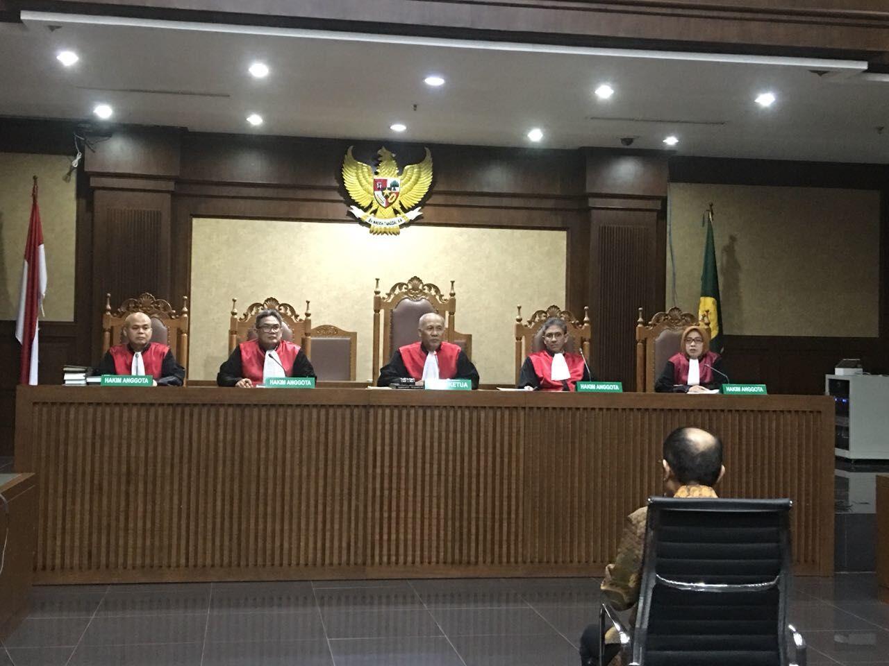 Fredrich Yunadi Kesal Gak Diberi Izin Bertemu Ibu di Hari Lebaran