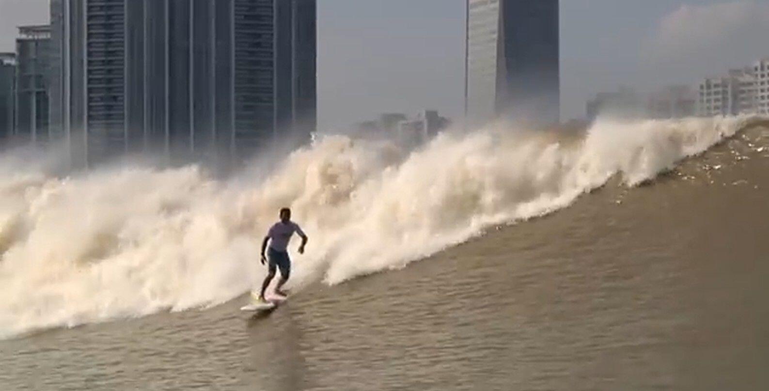 Gak Kalah Ganas dari Laut, 5 Sungai Berombak Ini Biasa Jadi Spot Surfing