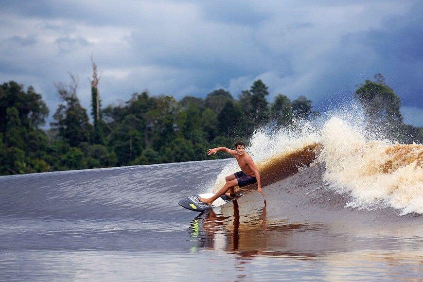 Gak Kalah Ganas dari Laut, 5 Sungai Berombak Ini Biasa Jadi Spot Surfing