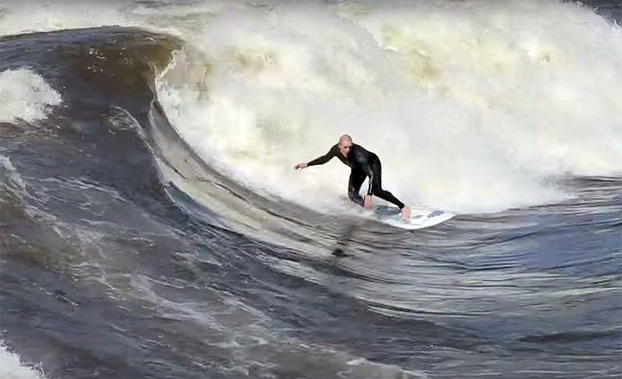 Gak Kalah Ganas dari Laut, 5 Sungai Berombak Ini Biasa Jadi Spot Surfing