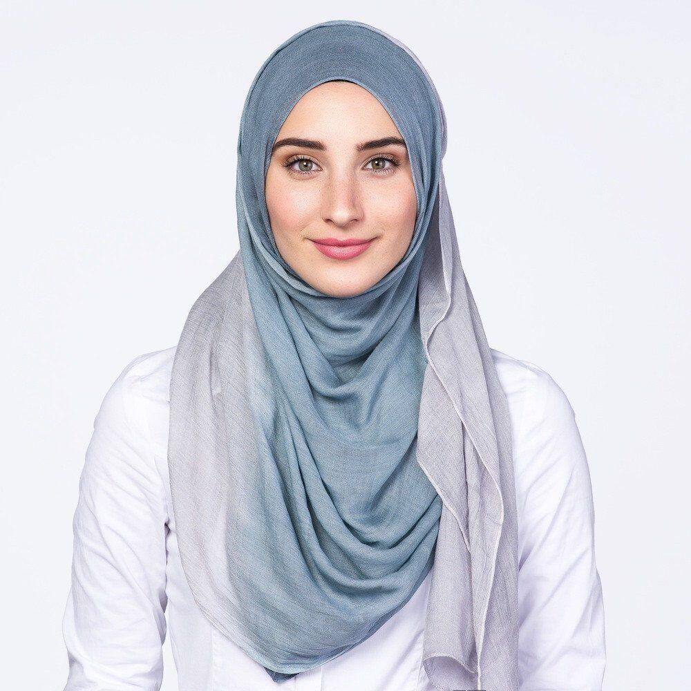 Beda Bahan, Ketahui Waktu yang Tepat Memakai 8 Hijab Ini