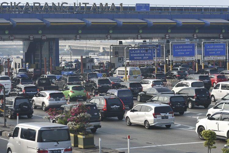 Hari Ini Puncak Mudik, Tol Jakarta Cikampek Contra-Flow 12 KM