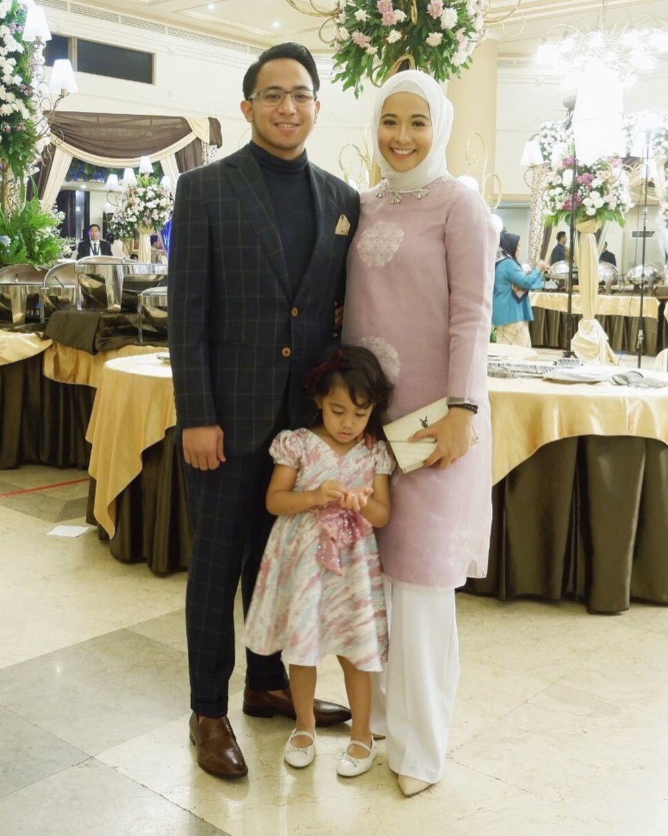 Tetap Langsing, Ini 10 Potret Anggun Kehamilan Anak Kedua Poppy Bunga