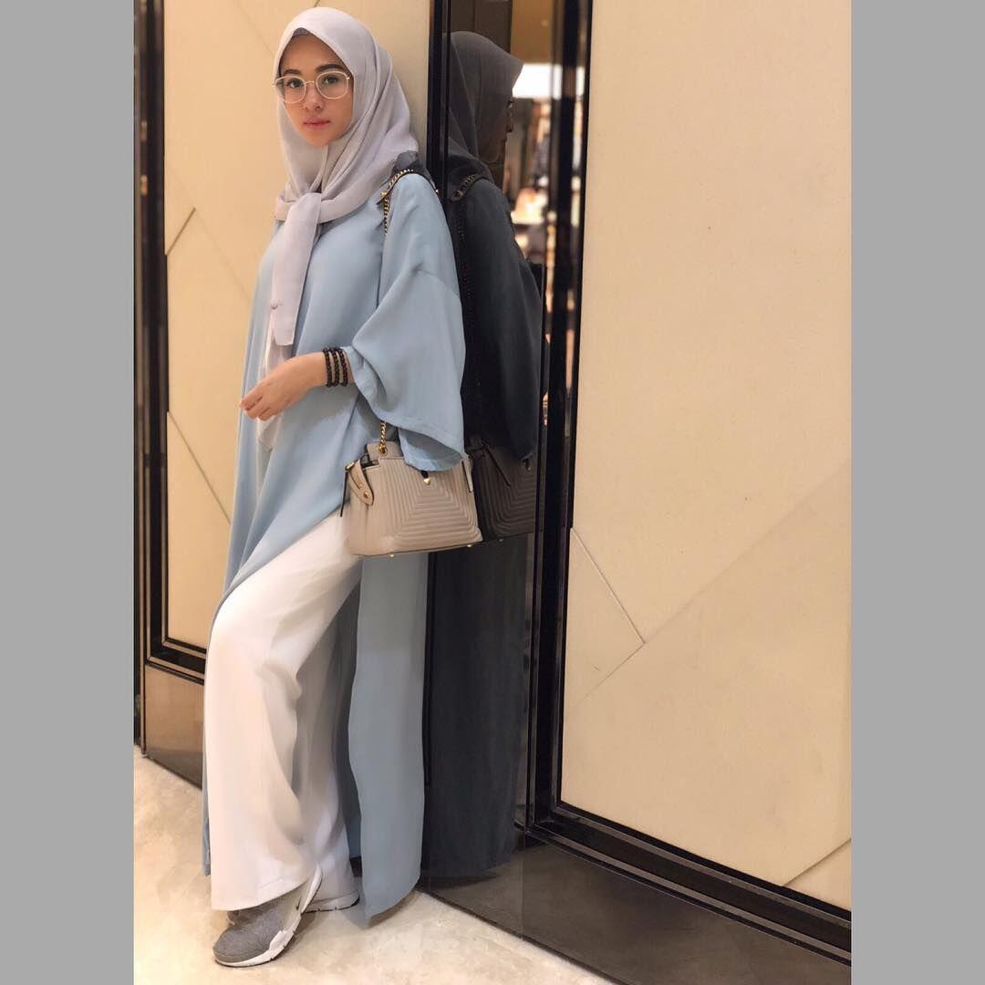 Tetap Langsing, Ini 10 Potret Anggun Kehamilan Anak Kedua Poppy Bunga
