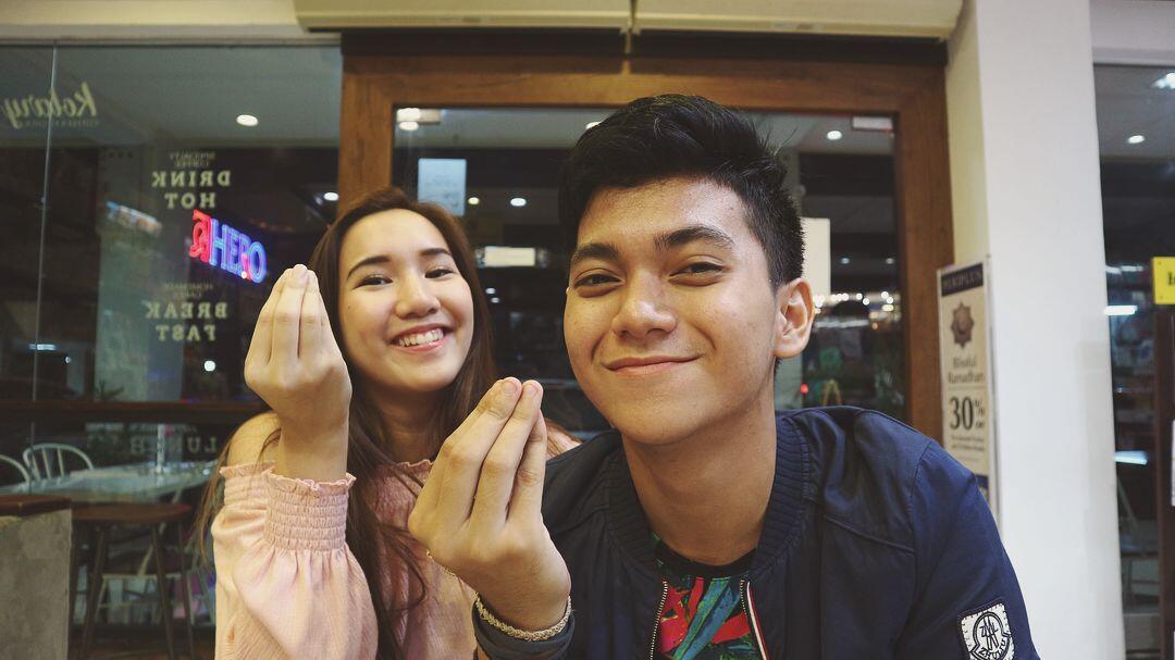 10 Potret Manis Kedekatan Ajil Ditto danJesslyn Evalretta