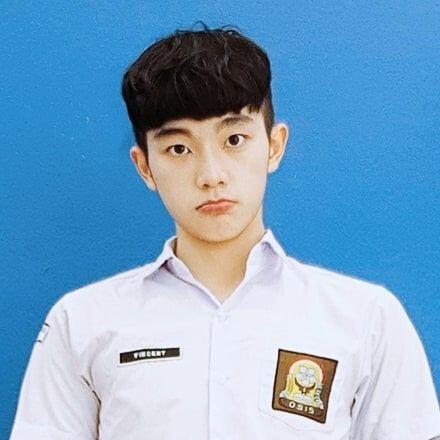 Viral Oppa Unyu Parodi Iklan Ramayana, Ini 10 Potret Manis Vincent HM