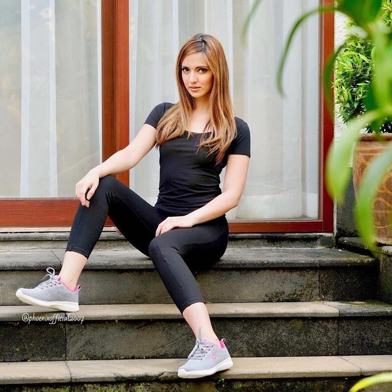 10 Seleb Ini Ganti Warna Rambutnya, Makin Kece Hingga Bikin Pangling