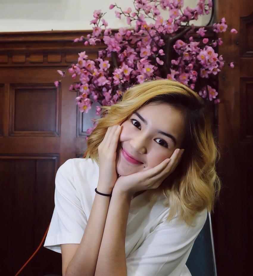10 Seleb Ini Ganti Warna Rambutnya, Makin Kece Hingga Bikin Pangling
