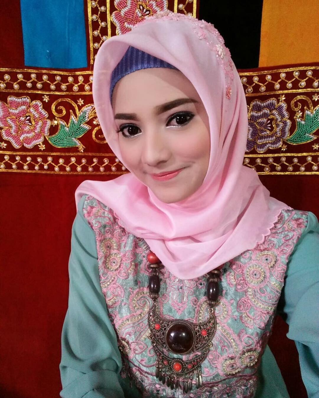 10 Potret Puja Syarma, Gadis Aceh yang Shalawatannya Bikin Hati Adem