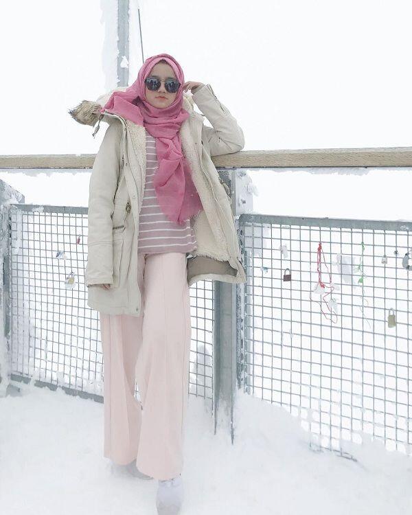 10 Inspirasi Hijab Wirda Mansur Cocok untuk Remaja yang Baru Berhijab