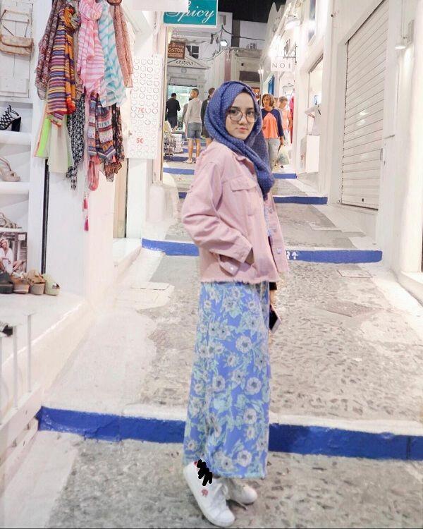 10 Inspirasi Hijab Wirda Mansur Cocok untuk Remaja yang Baru Berhijab