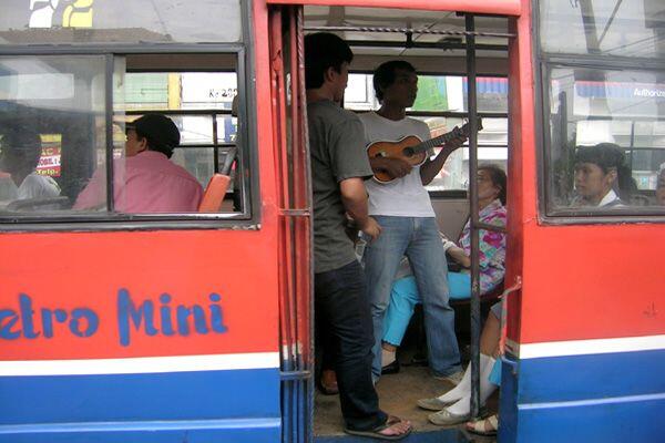 Kembali ke Masa Lalu, 7 Hal 'Unik' Bis Kota Jadul yang Gak Terlupakan