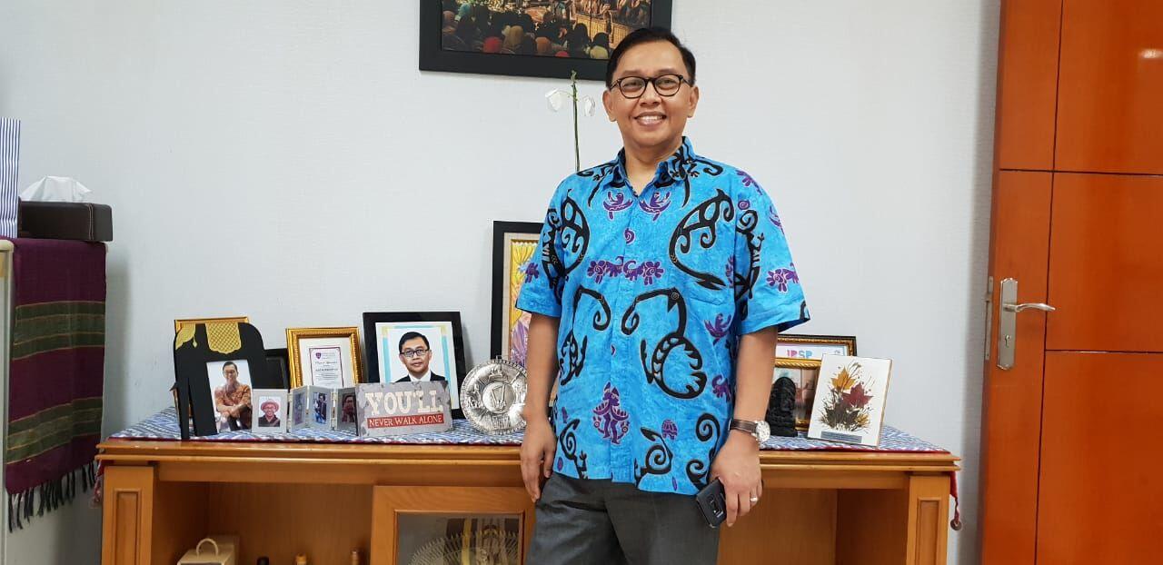 Jurus Kue Dadar Gulung Ala Diplomat Azis Nurwahyudi