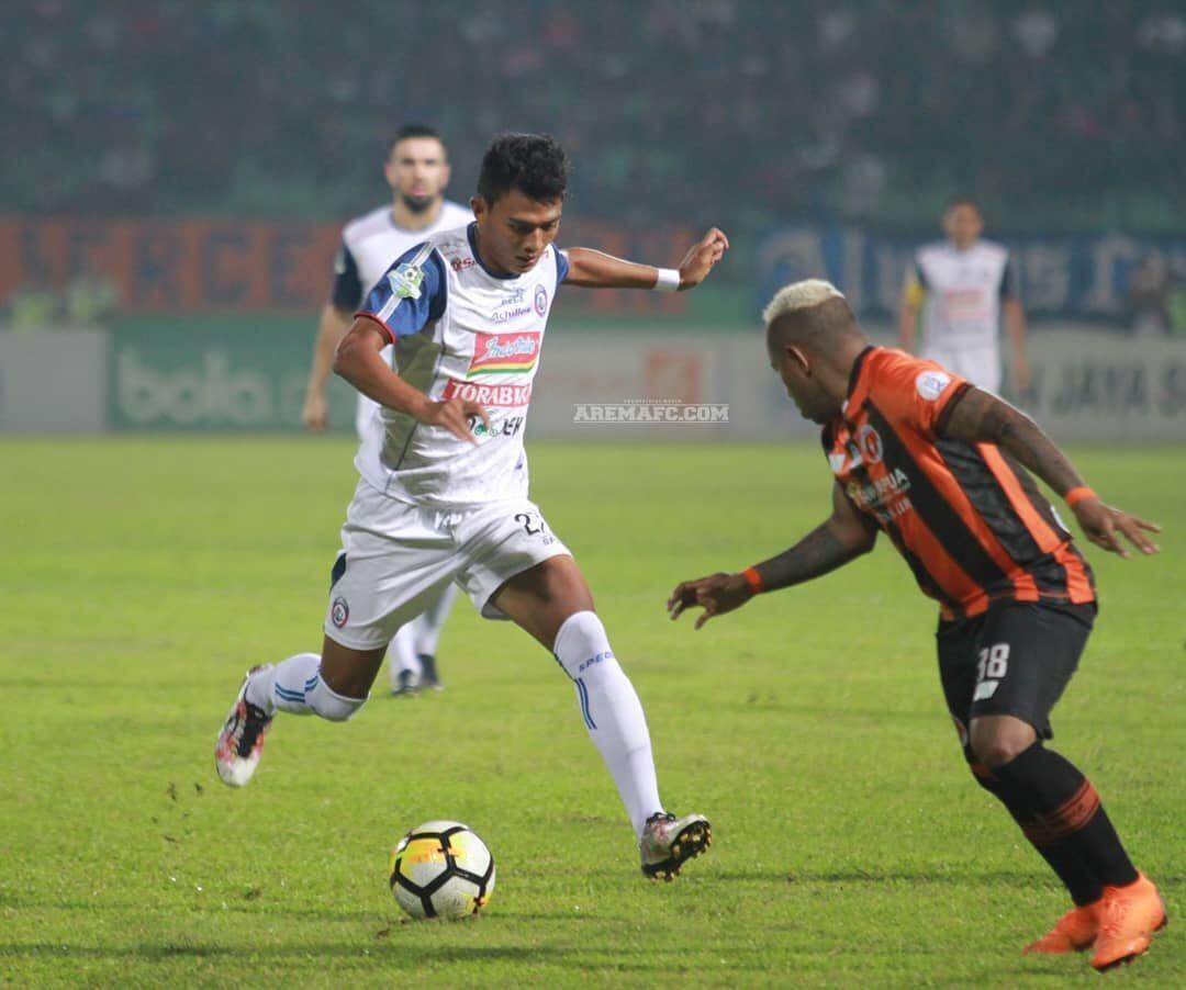 Gol Penalti Antar Arema FC Keluar dari Zona Degradasi