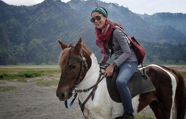 Suka Kegiatan Outdoor? Contek Gaya Simple Prisia Nasution Saat Liburan