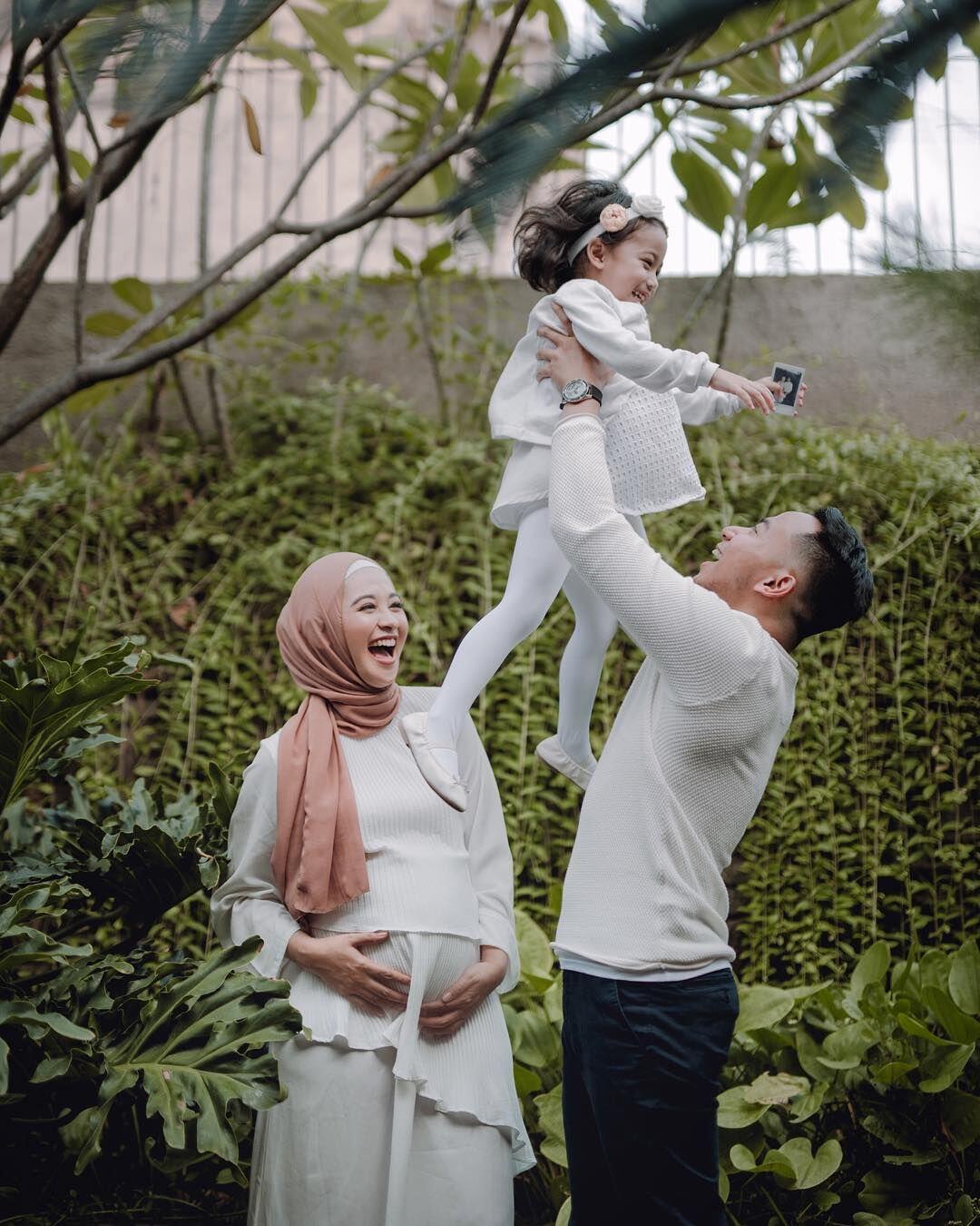 10 Transformasi Poppy Bunga, Artis Sinetron yang Makin Ayu Berhijab