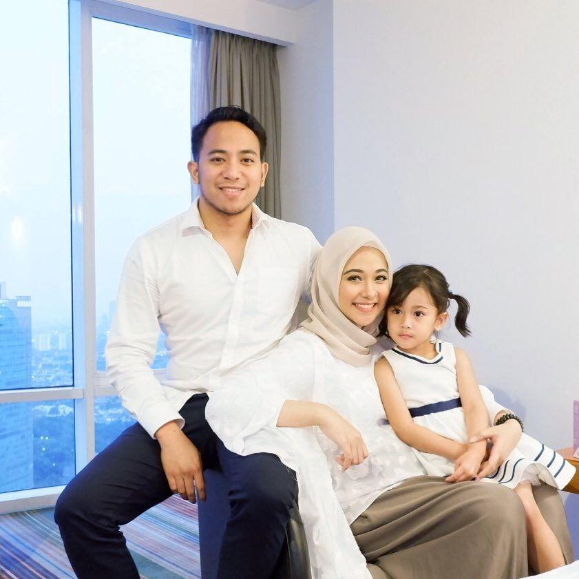 10 Transformasi Poppy Bunga, Artis Sinetron yang Makin Ayu Berhijab