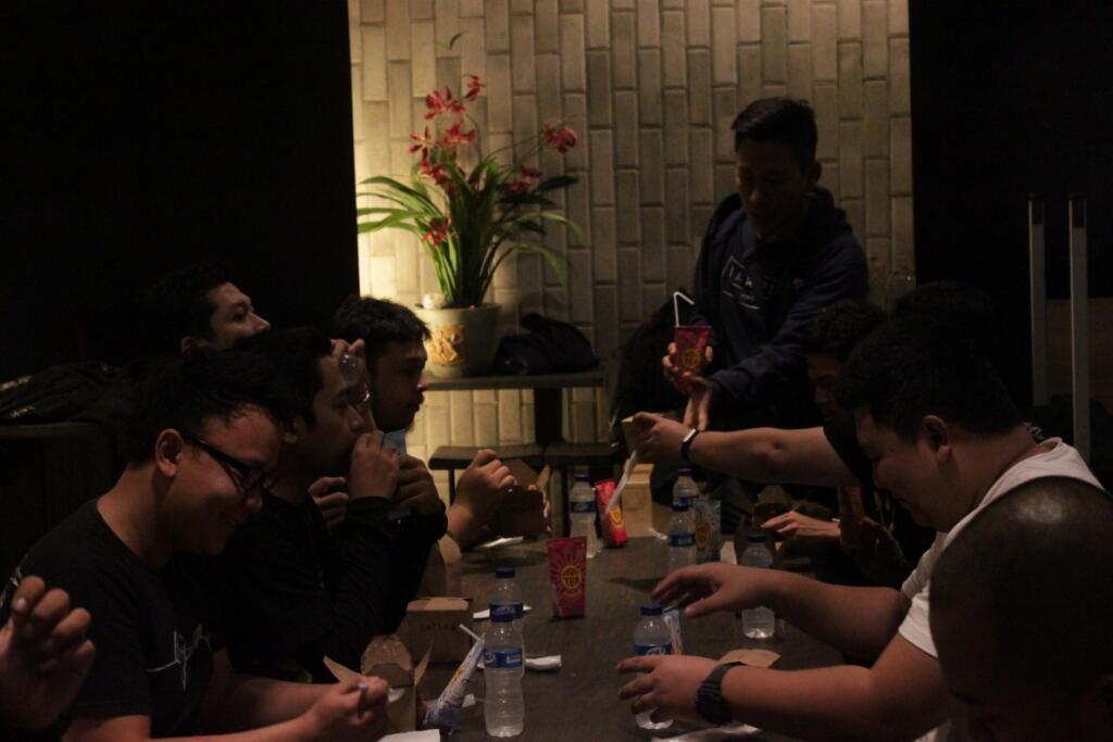 Field Report ROCK Anniversary Bukber &amp; Baksos 