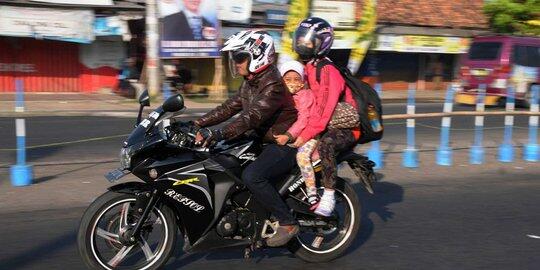 Jaga gengsi &amp; tebar pesona di balik pemudik membawa motor ke kampung halaman