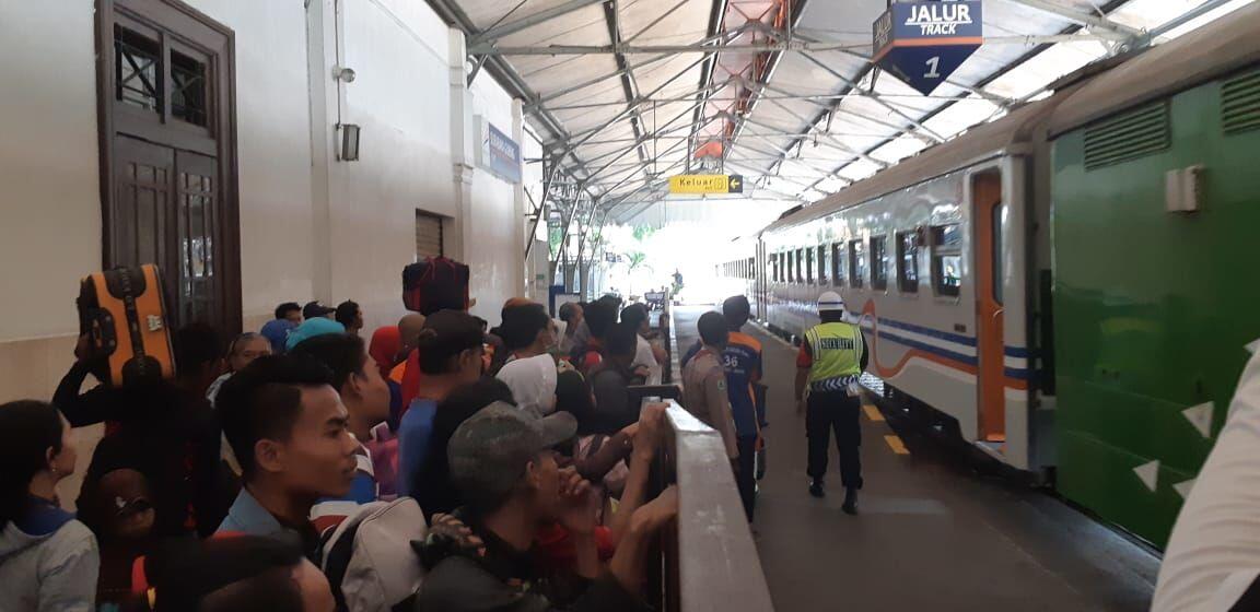 H-5 Lebaran, Tiket Tambahan Ludes Terjual di Stasiun Gubeng Surabaya