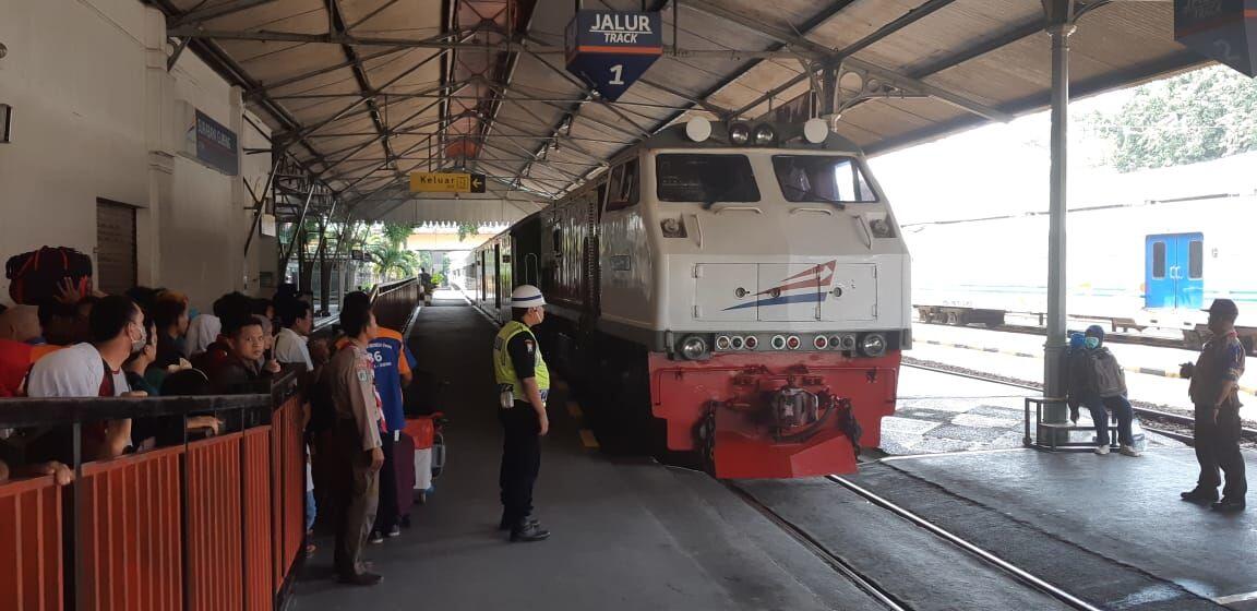 H-5 Lebaran, Tiket Tambahan Ludes Terjual di Stasiun Gubeng Surabaya