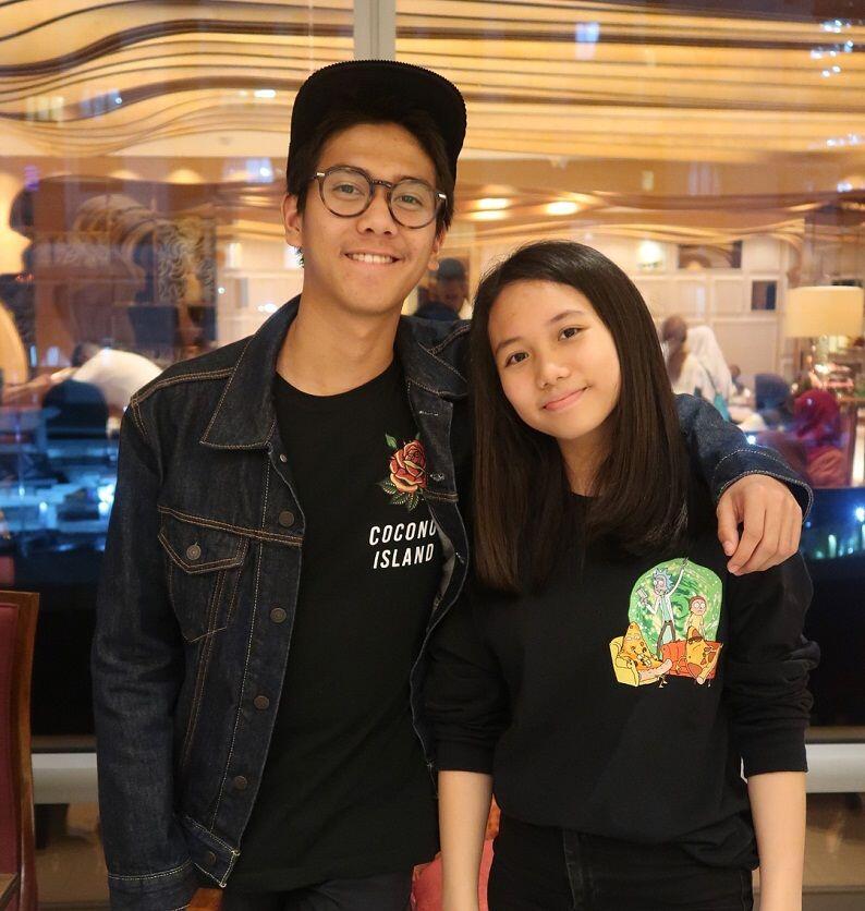 Ngefans Berat, Ririn Ekawati Akhirnya Bertemu dan Foto Bareng Iqbaal