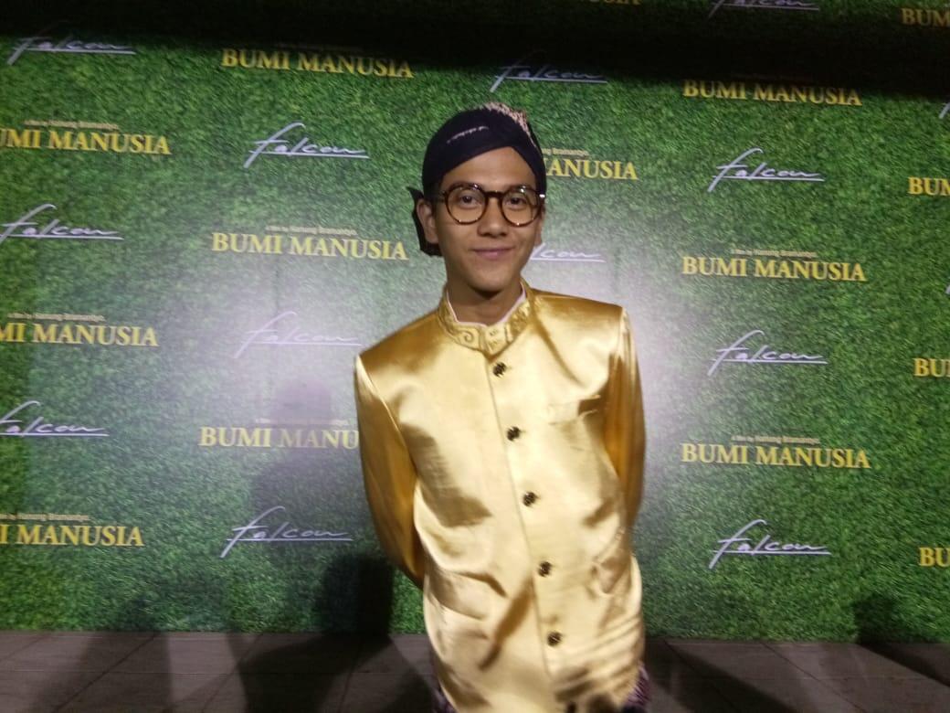 Ngefans Berat, Ririn Ekawati Akhirnya Bertemu dan Foto Bareng Iqbaal