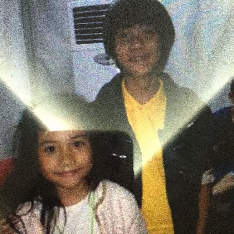 Ngefans Berat, Ririn Ekawati Akhirnya Bertemu dan Foto Bareng Iqbaal
