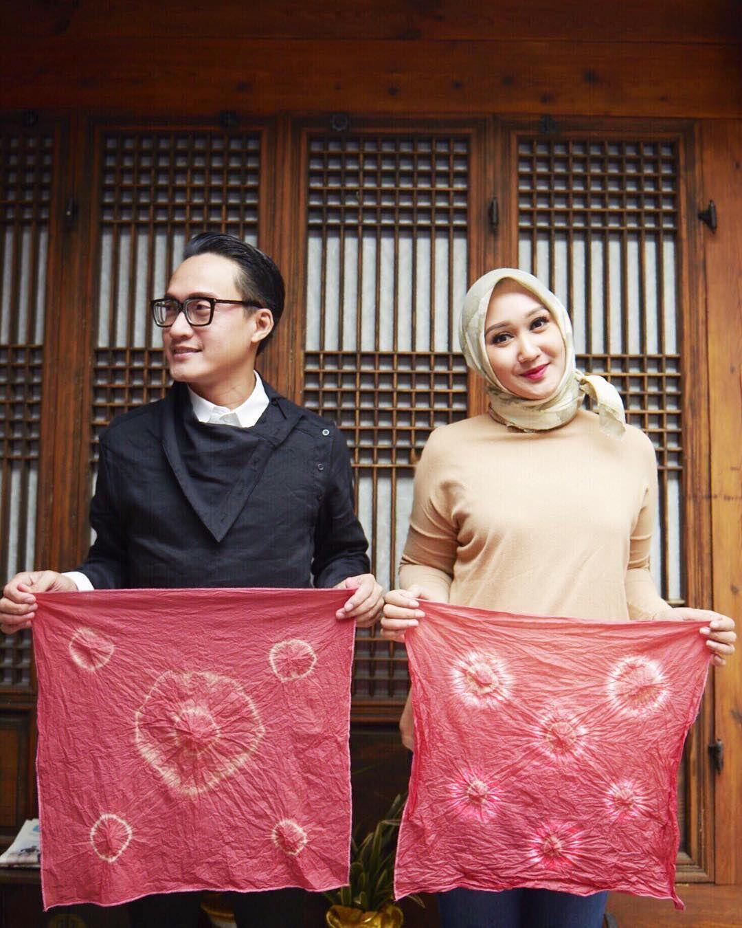 Dijodohkan Netizen, 10 Potret Kedekatan Dian Pelangi dan Barli Asmara