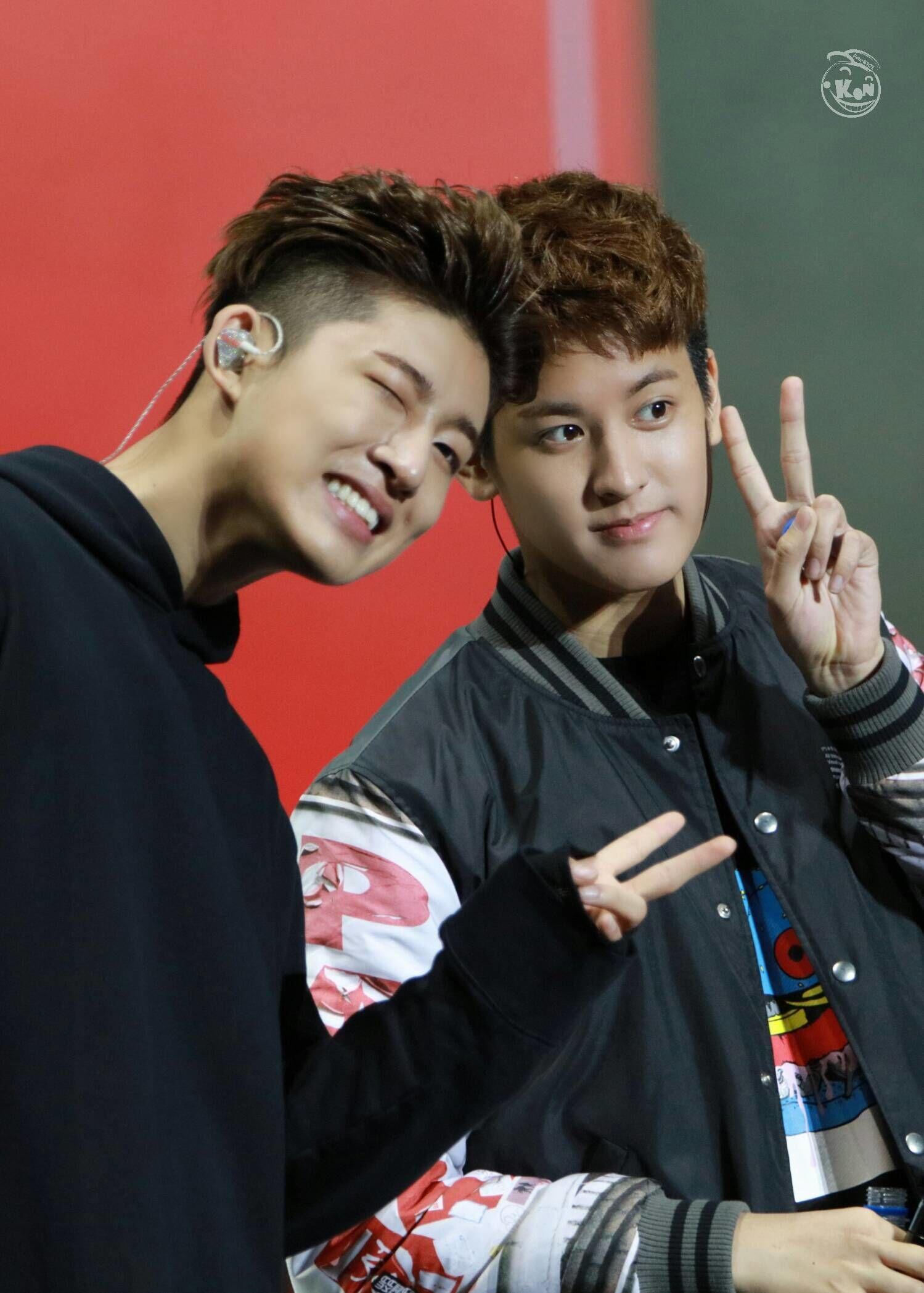 10 Momen Manis Leader dan Maknae KPop yang Gemesin Banget!