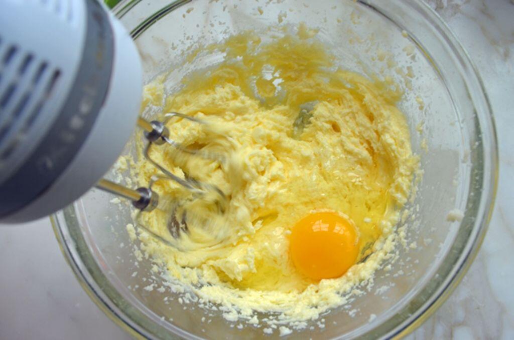 Gak Bisa Berhenti Makan, Resep Mudah Gyeran Ppang Jajanan Populer Korea!