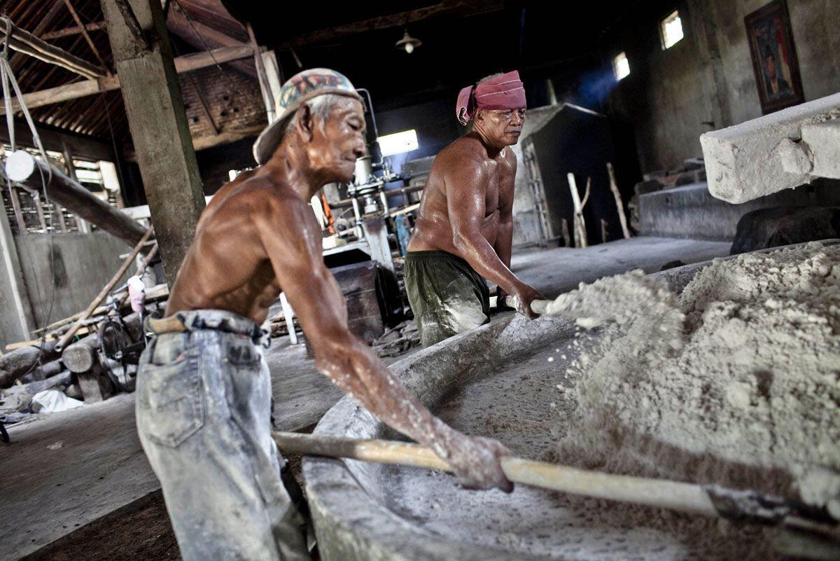 7 Profesi yang Paling Harus Tahan Sabar Selama Puasa