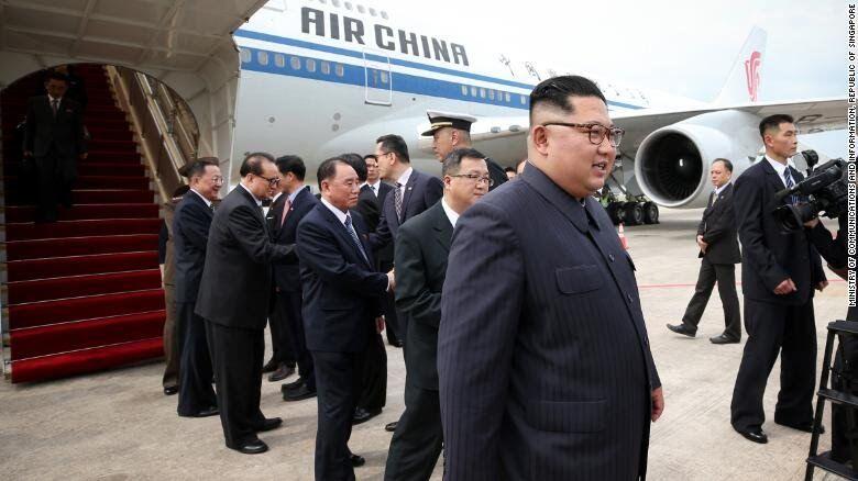 Lima Jam Setelah Kim, Trump Tiba di Singapura