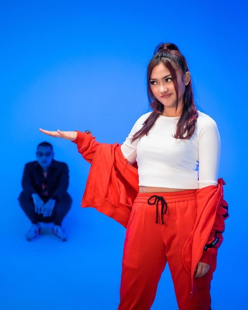 Rilis Single, Ini 10 Penampilan Baru Marion Jola yang Makin Hits
