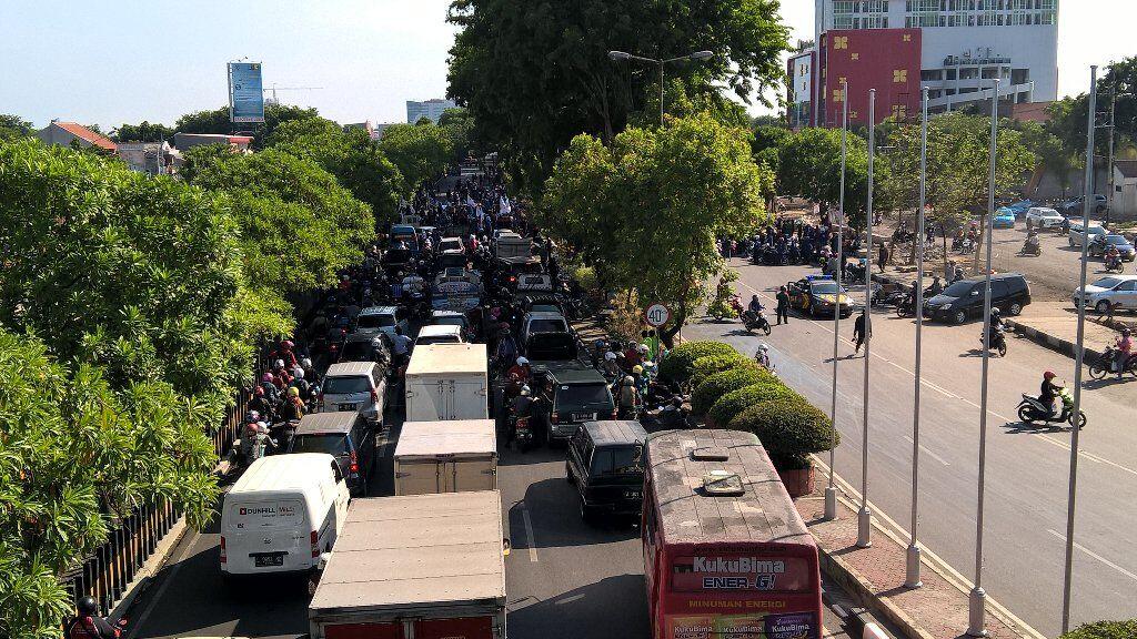 Mau Mudik ke Kota Pahlawan? Perhatikan Titik Macet di 5 Jalan ini!
