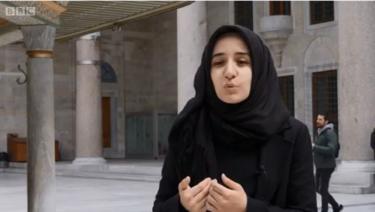 Sejumlah perempuan Istanbul protes pemisahan kawasan lelaki-perempuan di masjid