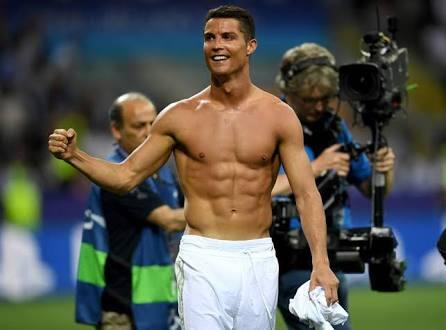 Alasan Ronaldo Tak Punya Tattoo Di Tubuhnya Bikin Terharu