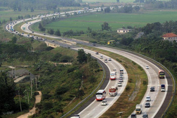 Puncak mudik kondusif, nyaris sejuta orang keluar Jakarta