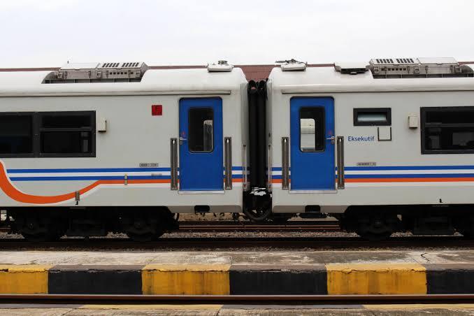 Unduh 880 Koleksi Gambar Gerbong Kereta Api Indonesia  HD