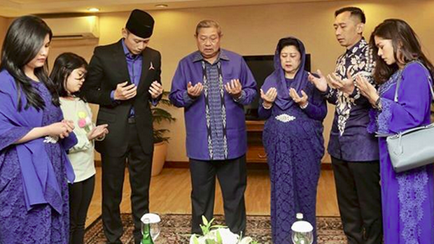 Saat Bu Ani Bela AHY dari Nyinyiran Netizen: Kok Situ yang Ngatur?