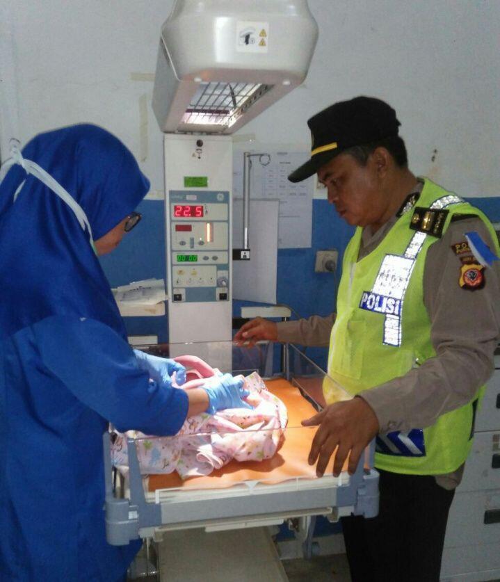 Kisah Haru Pemudik yang Melahirkan di Rest Area Tol Purbaleunyi