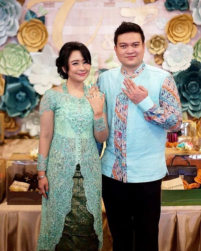 Segera Menikah, Intip 10 Kemesraan Chikita Meidy dan Tunangannya