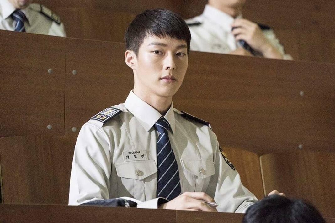 10 Pesona Jang Ki Yong, Si Detektif Cool di KDrama 'Come and Hug Me'