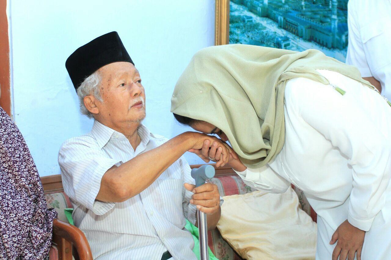 Sowan ke Jombang, Puti Minta Restu Sesepuh Muhammadiyah