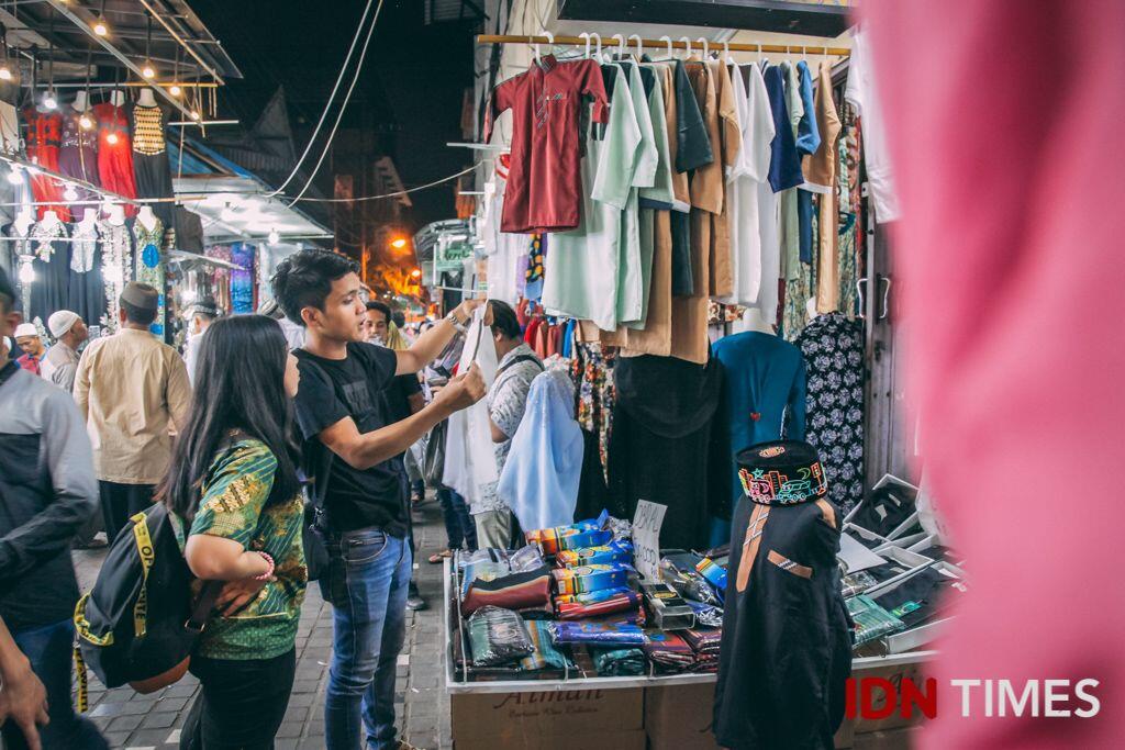 Ziarah hingga Belanja, Cara Millennials Isi Ramadan di Ampel