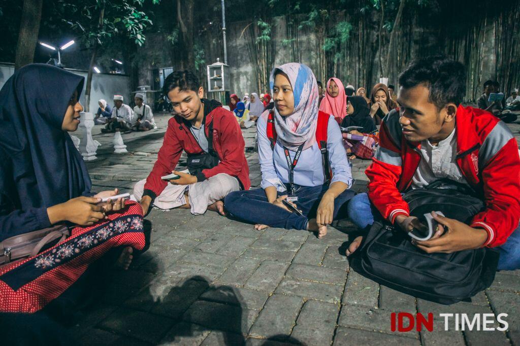 30 Potret Suasana Jelang Akhir Ramadan di Makam Sunan Ampel Surabaya