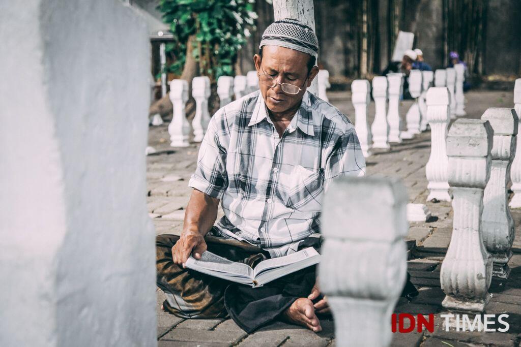 30 Potret Suasana Jelang Akhir Ramadan di Makam Sunan Ampel Surabaya
