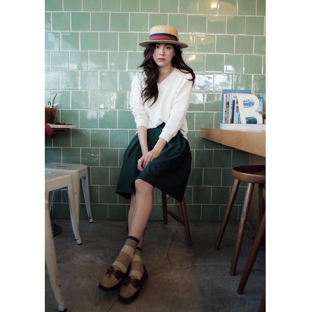 9 Outwear Serba Putih ala Baifern Pimchanok, Gaya Makin Stand Out!